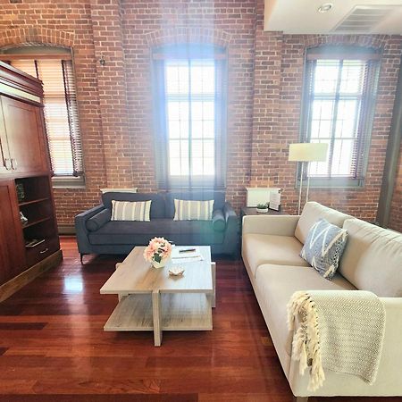 Jennifer'S Riverfront Foundry Apartment Downtown Providence Eksteriør billede